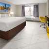 Отель Days Inn By Wyndham Staten Island, фото 7