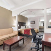 Отель Econo Lodge Inn & Suites Bryant, фото 4