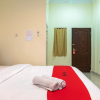 Отель RedDoorz near Titi Bobrok Medan 2, фото 5