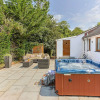 Отель Bramblewood - Cosy Chic hot tub Close to Beach, фото 28