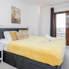 Отель 2 Bedroom Top Floor Grosvenor's Luxury Apartment - 5 mins Walk to the Station, Free WiFi, фото 1