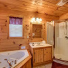 Отель R Bearadise 2 Bedroom Home with Hot Tub, фото 15
