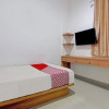 Отель OYO 90432 Family Residence, фото 8