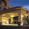 Отель La Quinta Inn & Suites by Wyndham Santa Clarita - Valencia, фото 18