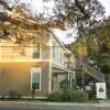 Отель Choo Choo Lofts, 3 br, 2 bath, Full Kitchen - Lafayette, LA, фото 1