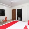 Отель Sanvi By OYO Rooms, фото 6
