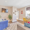 Отель City Heights One Bedroom Modern apt 100 Metres From Seafront, фото 8