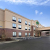 Отель La Quinta Inn & Suites Springfield Airport Plaza, фото 1