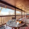 Отель Pine Needle by Avantstay Log Cabin w/ Gorgeous Views, Hot Tub, Patio & Pool Table!, фото 14