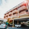 Отель Twin Palms Suites And Residence в Паттайе