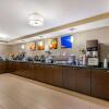 Отель Comfort Inn & Suites St. Pete - Clearwater International Airport, фото 12