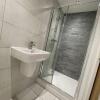 Отель Luxury 2-Bed Apt with free parking on premises, фото 4