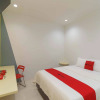 Отель RedDoorz @ Taman Galaxy Bekasi, фото 7
