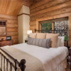 Отель Panorama Lodge North: Luxury Log Home with Hot Tub, Elevator, Views (5BR), фото 4