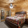 Отель Cozy Bear Lodge, фото 5