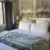 Отель Amazing Lake View Spacious Townhouse with Parking, фото 4