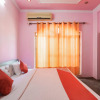 Отель OYO 75967 Red Building Guest House, фото 1