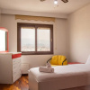 Отель Vibrant Flat Near Trendy Attractions in Karsiyaka, фото 3