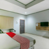 Отель OYO 3031 Hotel Regenerasi, фото 2