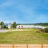 Отель Friendship Lodge by Oak Island Accommodations, фото 33