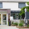 Отель LHostellerie dAcquigny в Акиньи