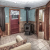 Отель Hideaway, 1 Bedroom, Wood Burning Stove, Midtown, Sleeps 3, фото 16