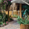 Отель The Secret Garden - The Cottage Near Beach, Shops, Restaurants, Pet Friendly, Close to Lucerne Ave!, фото 24