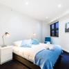 Отель MADDISON, 3BDR Port Melbourne Apartment, фото 2