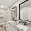 Отель Stylish 2BR Near UT Hyde Park Evonify, фото 7