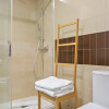 Отель Amazing 1bed Apt, Sleeps 4 Near Sol, 1min to Metro, фото 7
