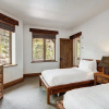 Отель 5BR Alpine Luxury Home with Private Hot Tub by RedAwning - Save 20% on 7+ Nights!, фото 18