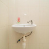Отель RedDoorz Syariah Near Syamsudin Noor Airport 4, фото 18