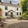 Отель The Coronation Family Cottage - Hot Tub, фото 1