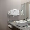 Отель Home Inn Express - Medicine Hat, фото 9
