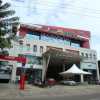 Отель Vavas Inn & Suites, фото 1