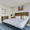 Отель Cozysuites 800 Tower 1BR w sky Pool gym 09, фото 3