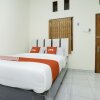 Отель Penginapan Anggrek Syariah 2 by OYO Rooms, фото 20