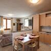 Отель Apartment with garden a few steps from the lake - Larihome A06, фото 9