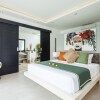 Отель Luxurious Villa Steps from the Beach, фото 5