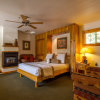 Отель Red Wolf Lakeside Lodge, фото 3
