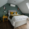 Отель Stylish one bedroom Cotswold Coach House Tetbury, фото 3