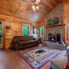Отель Ricks Retreat-log Cabin Near Blue Ridge hot tub, фото 2