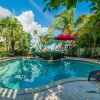 Отель Key West Cottage, Beach, Shops & Restaurants, Pool, Downtown, The Square, Kravis Center, фото 4