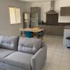 Отель Appartement Serena 4 pers piscine 2 min plage en voiture, фото 2