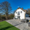 Отель Thatched Cottage - hot tub BBQ and Pool Table, фото 26