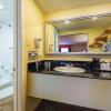 Отель Studio 6 Suites North Richland Hills, TX, фото 10
