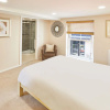 Отель Host Stay Lobster Pot Apartment, фото 5