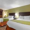 Отель SureStay Hotel by Best Western Lenoir City, фото 45