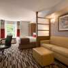 Отель Microtel Inn & Suites by Wyndham Oyster Bay в Норт-Ойстер