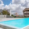 Отель Delightful two bed 5 Stars Apartment by Ideal Homes, фото 12